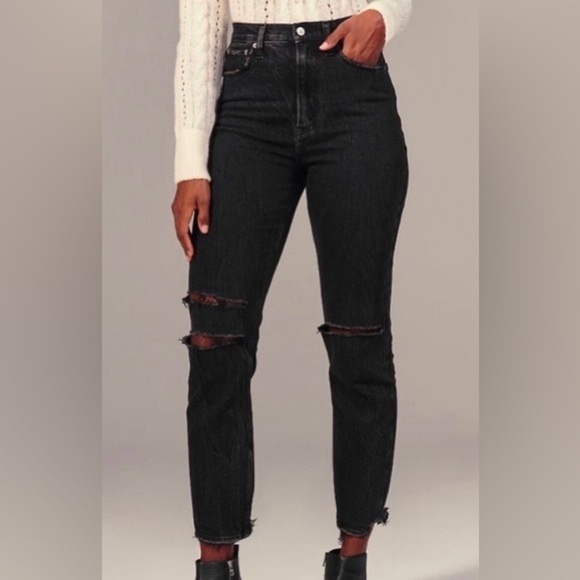 A&F Curve Love Ultra High‎ Rise Ankle Straight Distressed Black 26/2 Regular - Picture 1 of 9